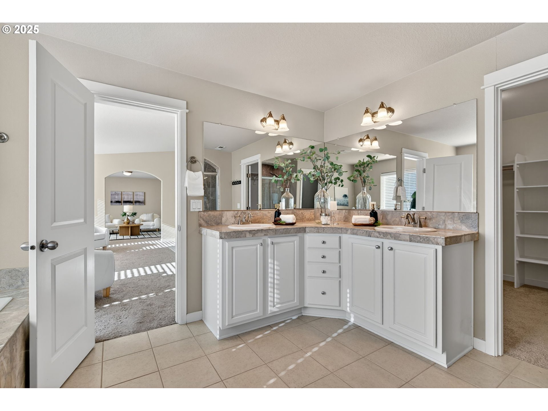 property viewer photo 29