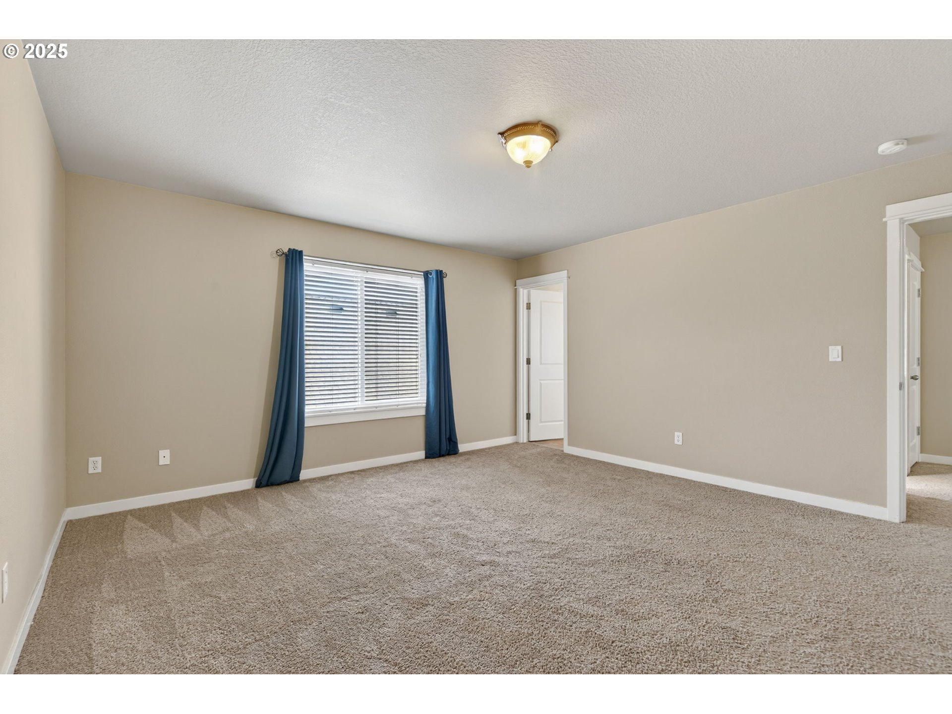 property viewer photo 32
