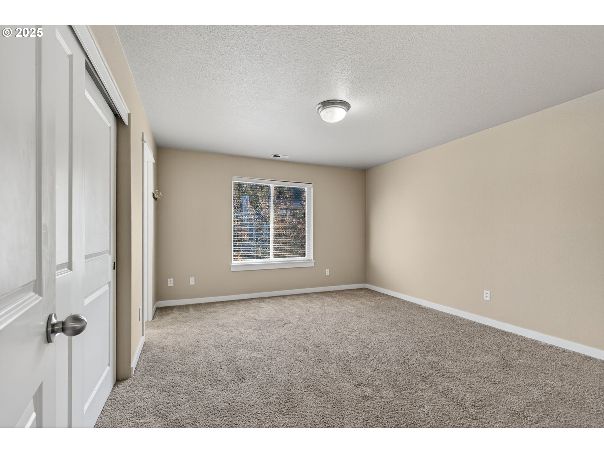 property viewer photo 40