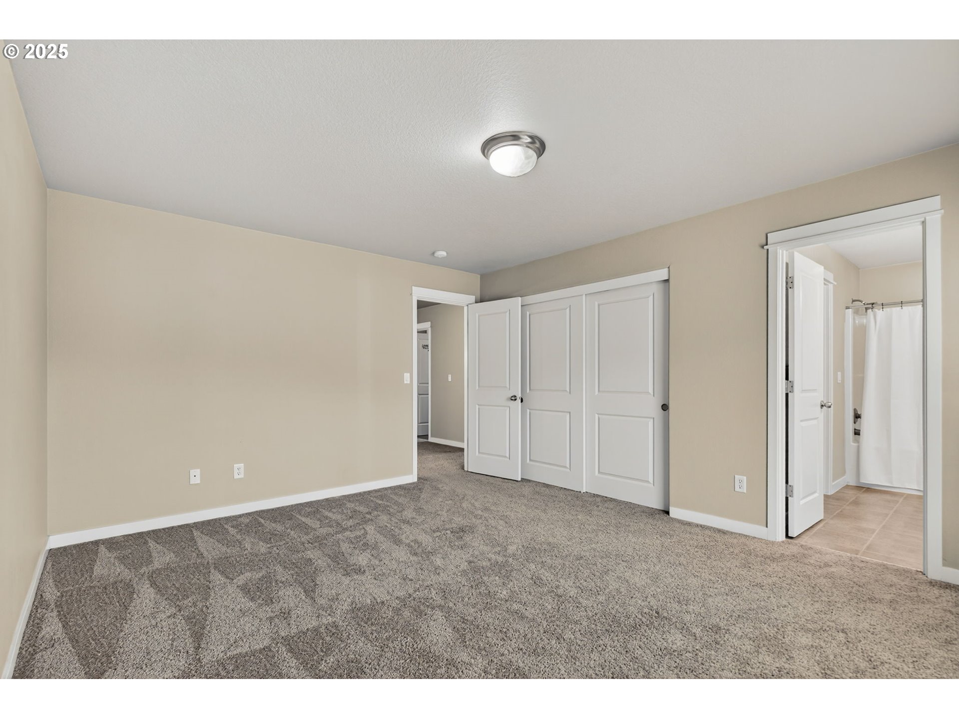 property viewer photo 41