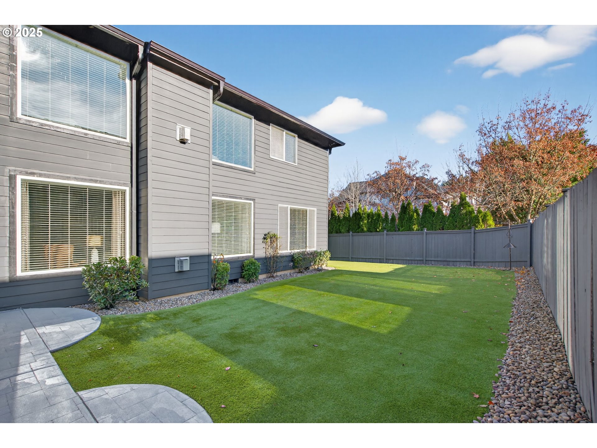 property viewer photo 45