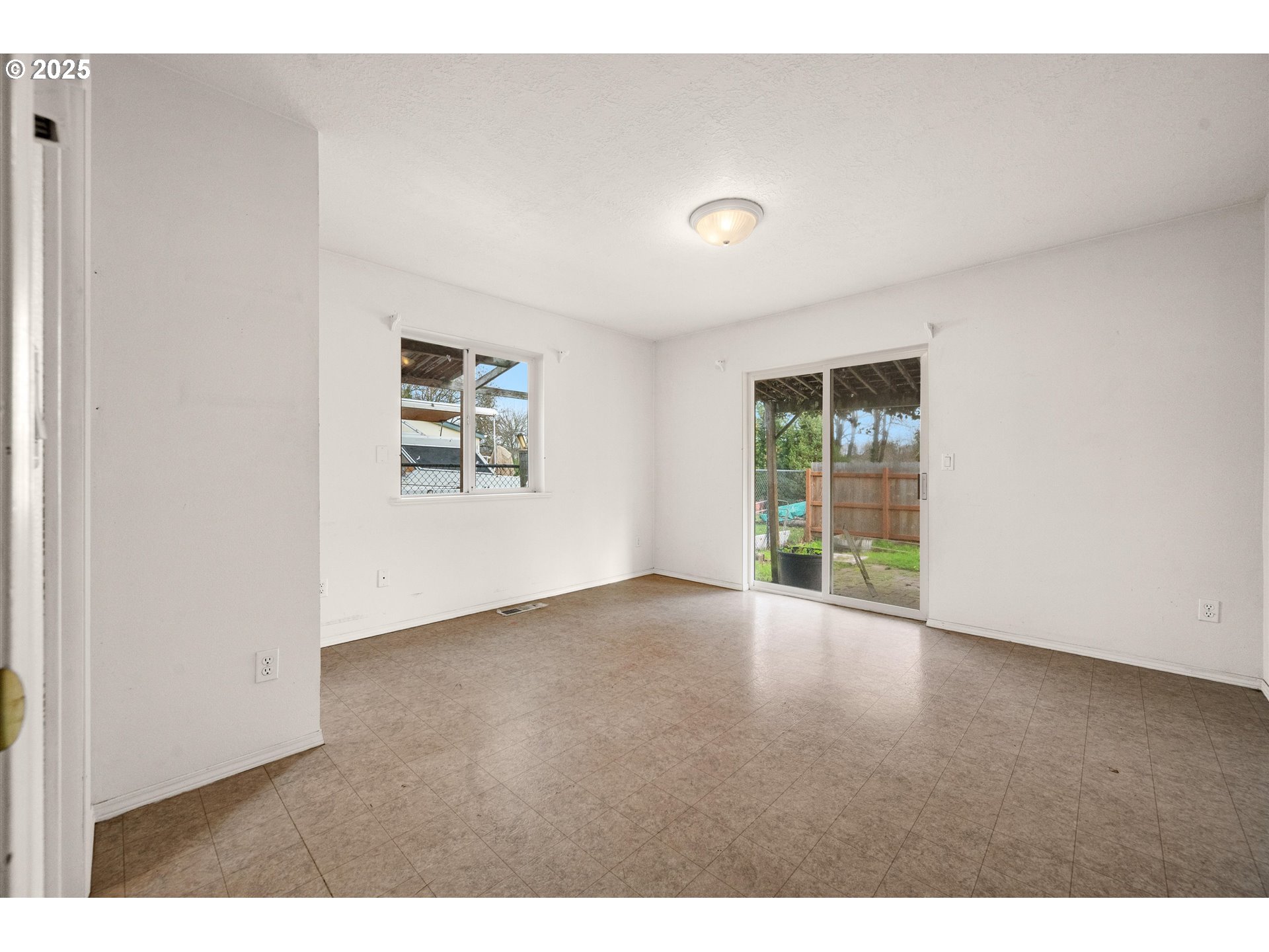 property viewer photo 10