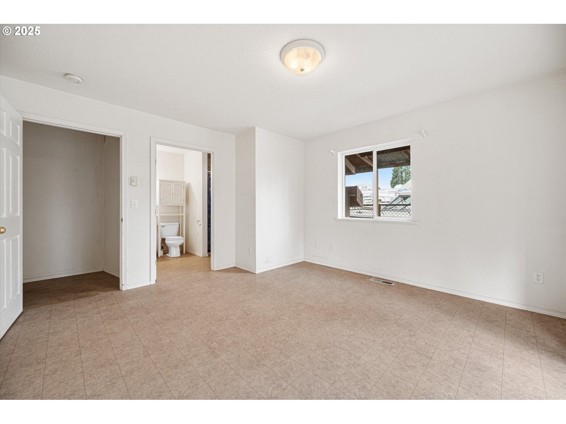 property viewer photo 11