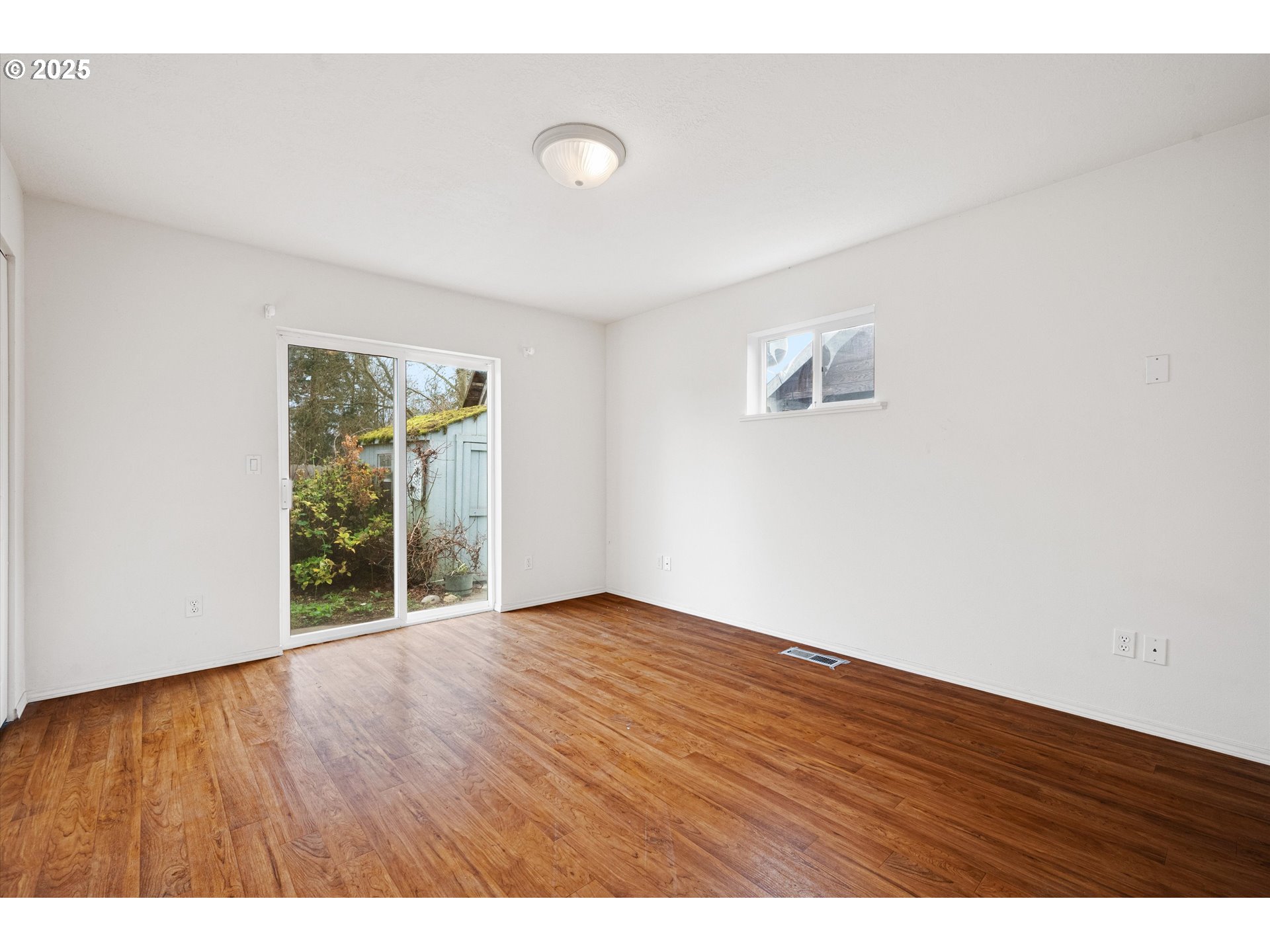 property viewer photo 15
