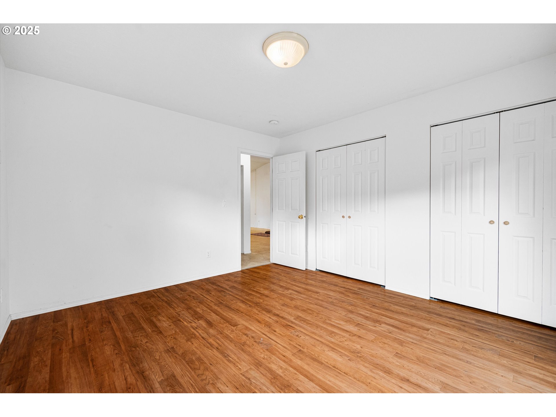 property viewer photo 16
