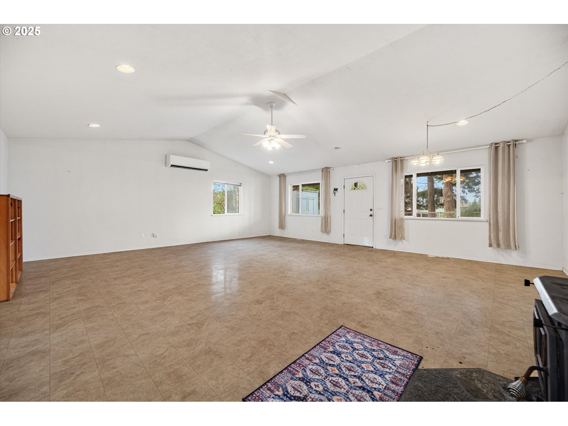 property viewer photo 3