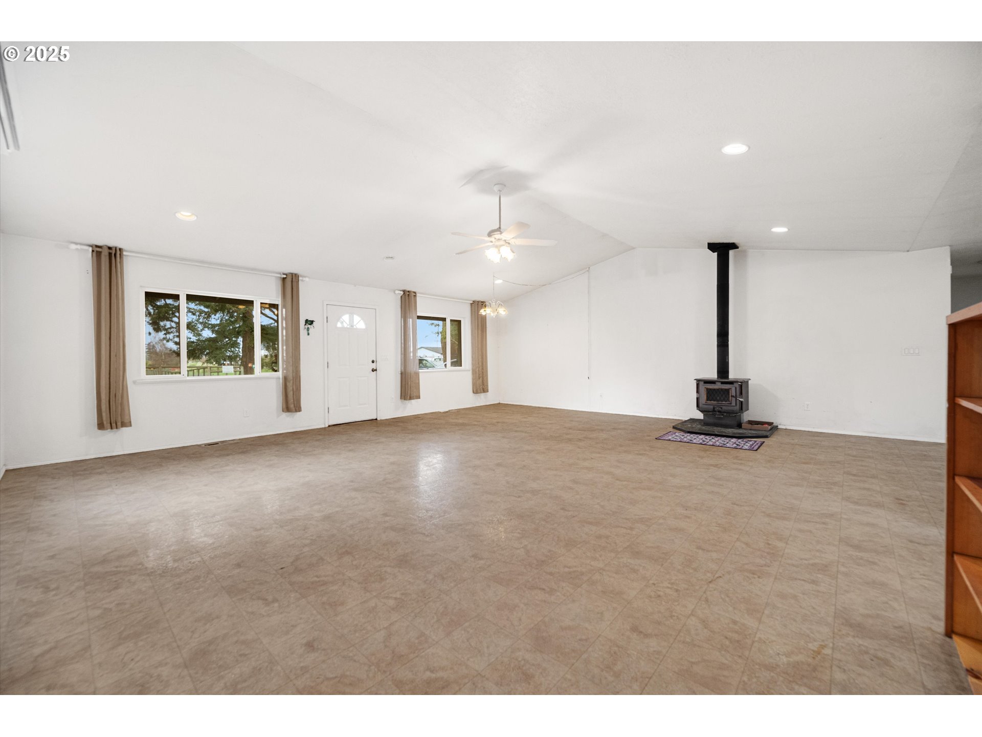 property viewer photo 4