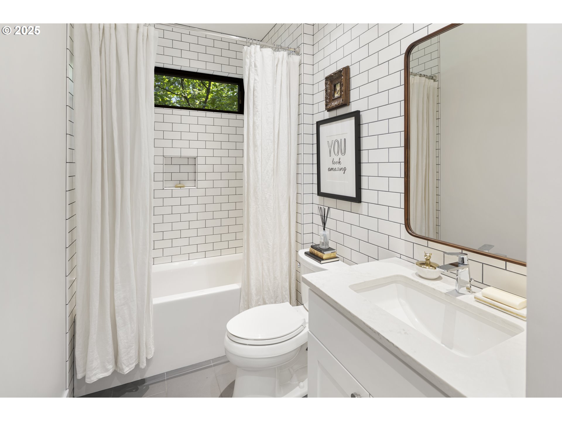 property viewer photo 18