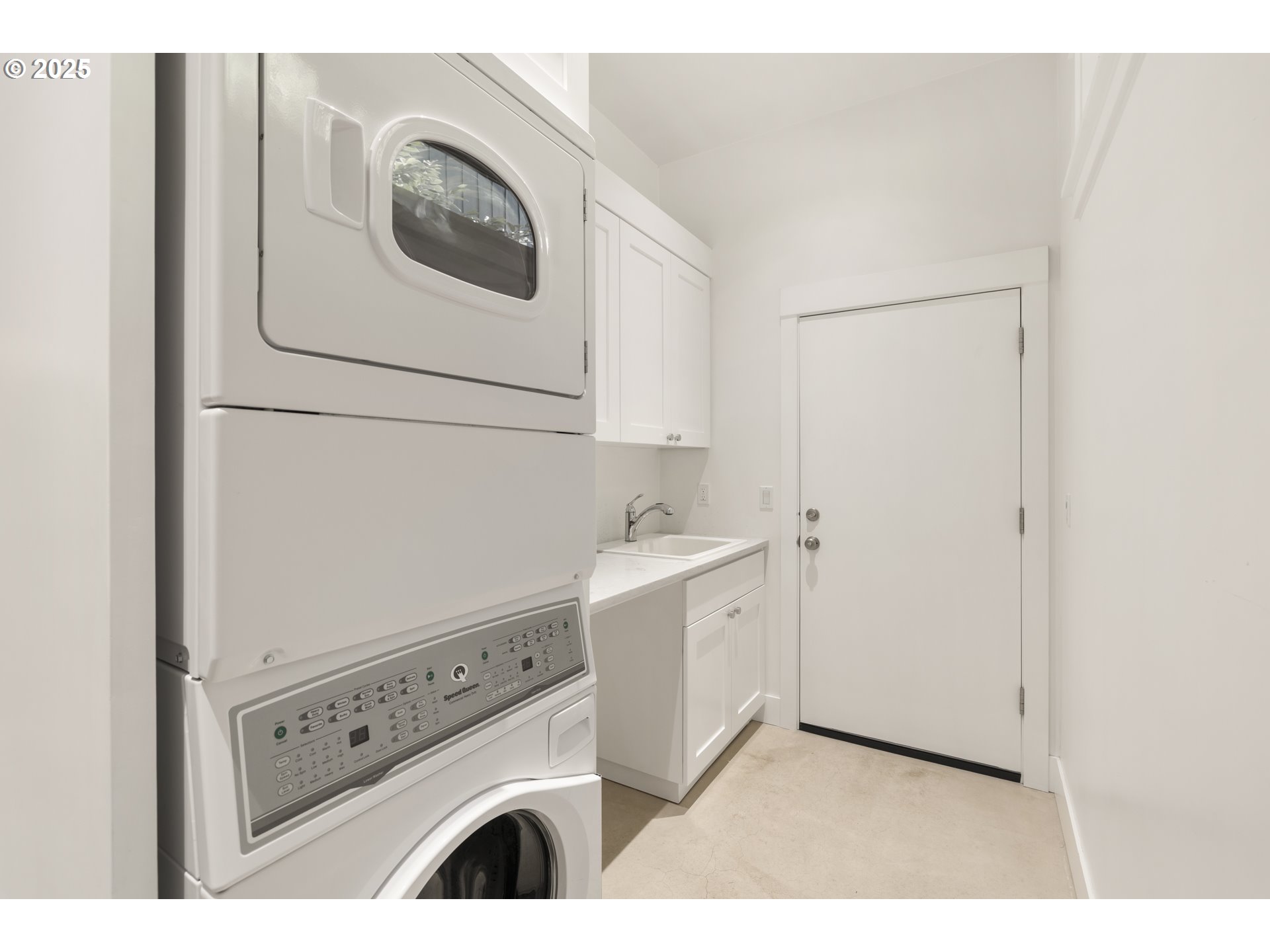 property viewer photo 19