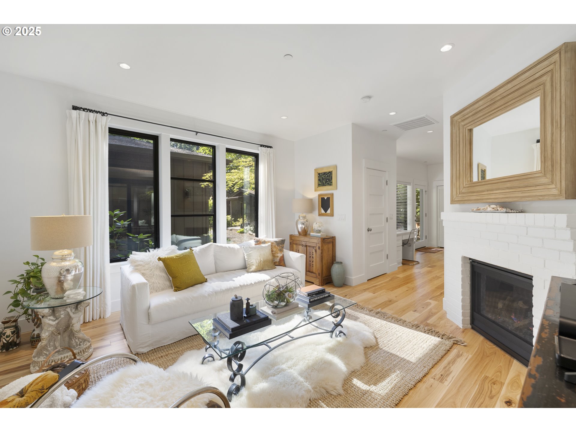 property viewer photo 30