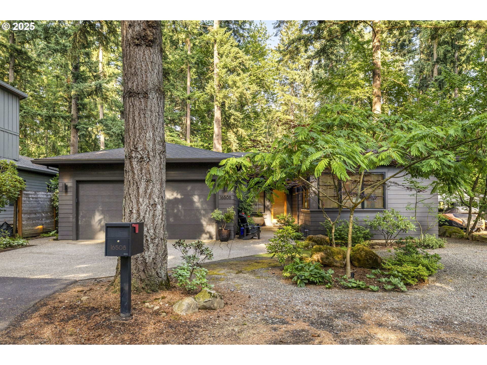 property viewer photo 47