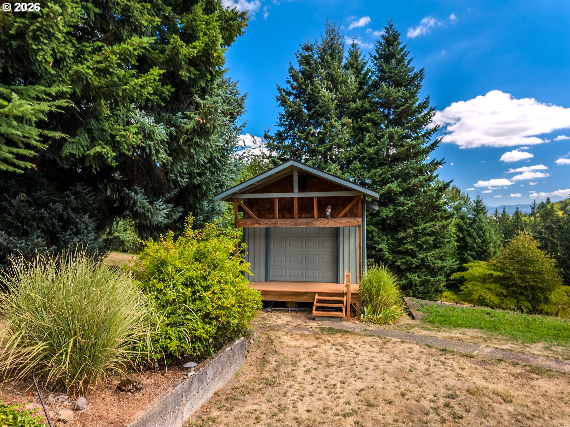 main property photo 40