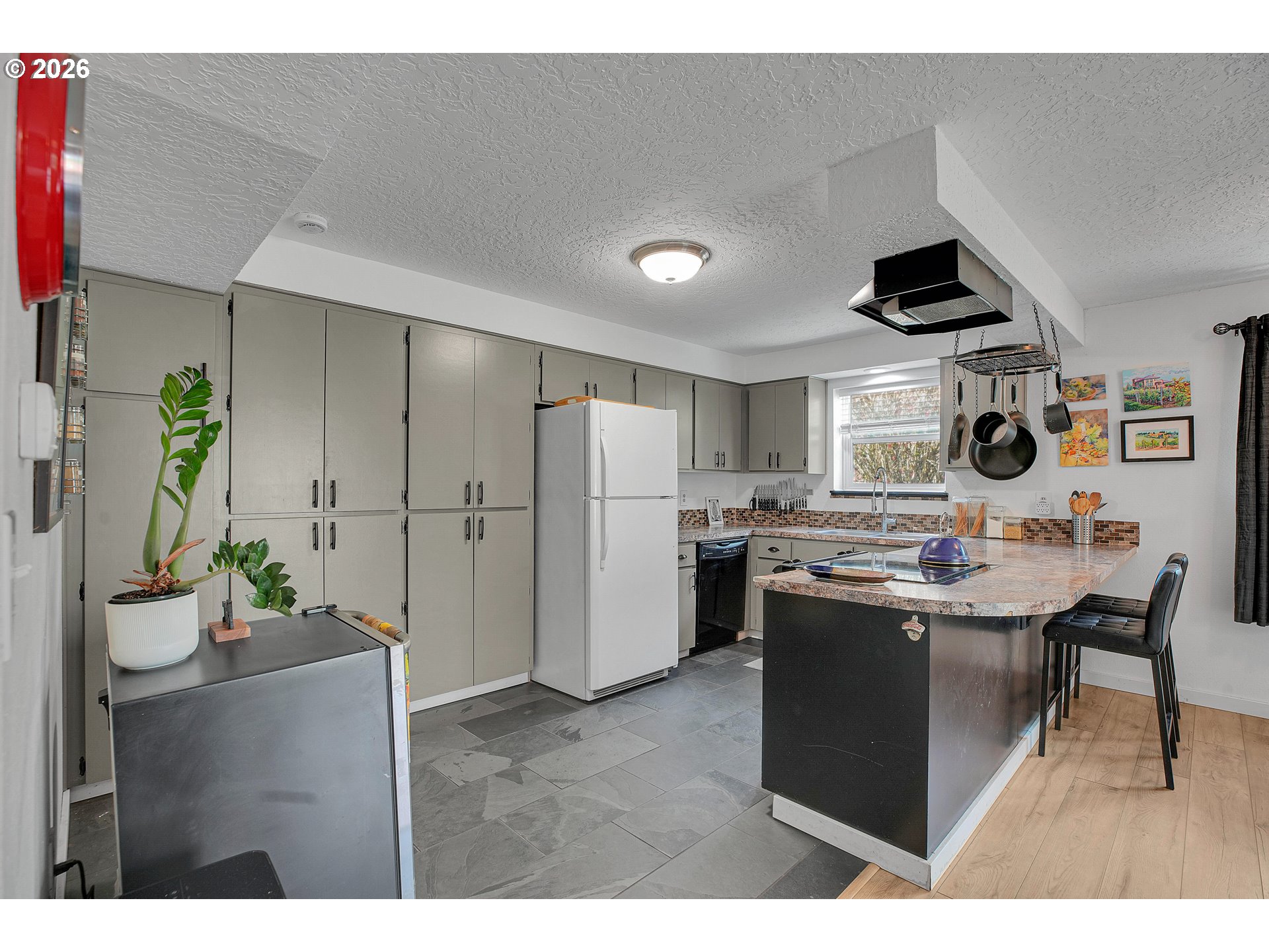 property viewer photo 31