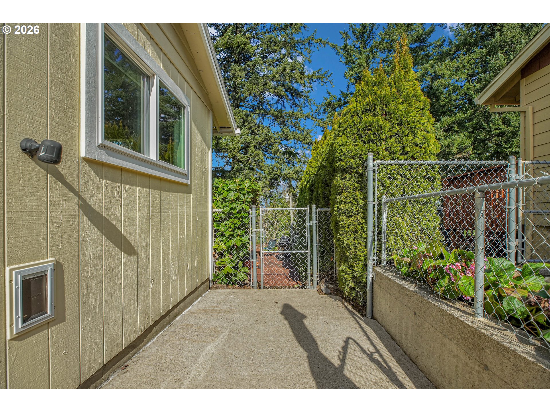 property viewer photo 42