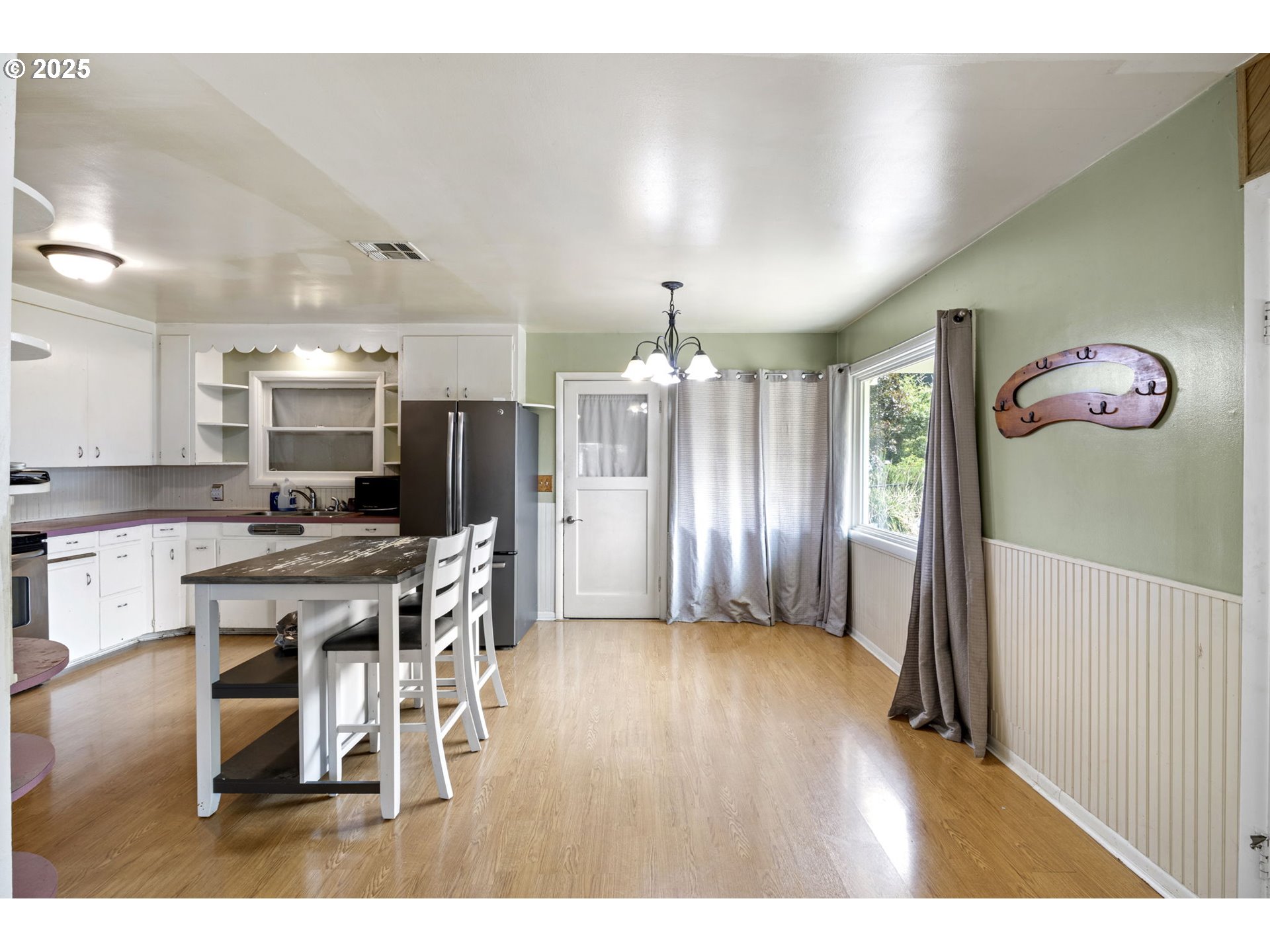 property viewer photo 14