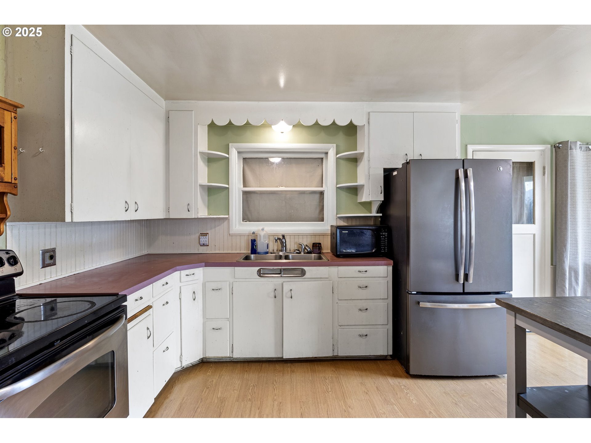 property viewer photo 18