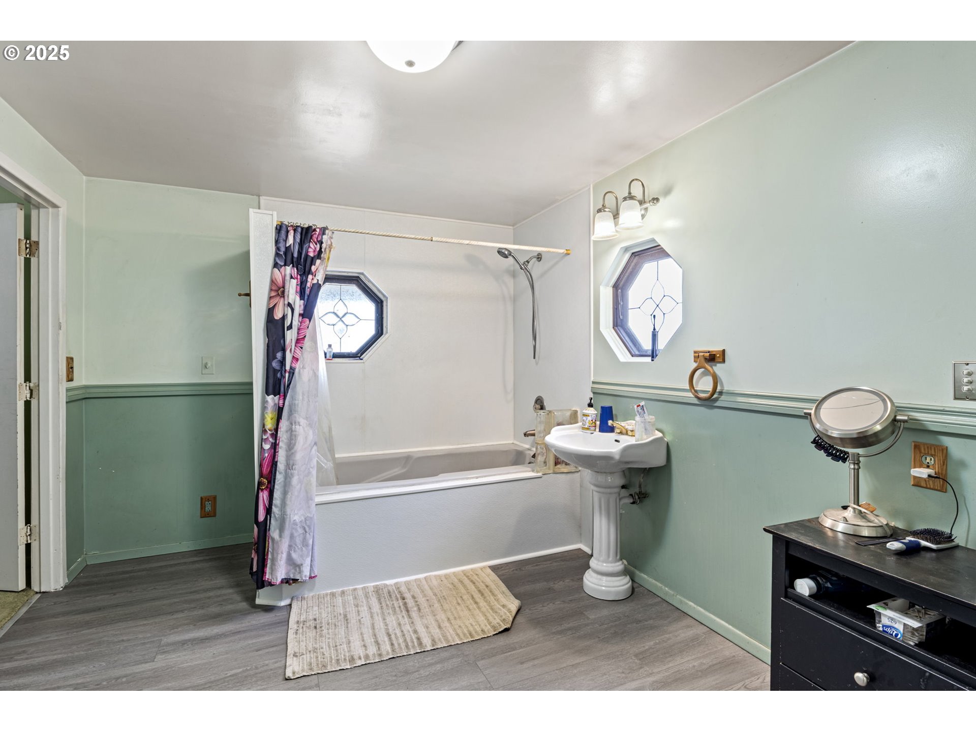 property viewer photo 25