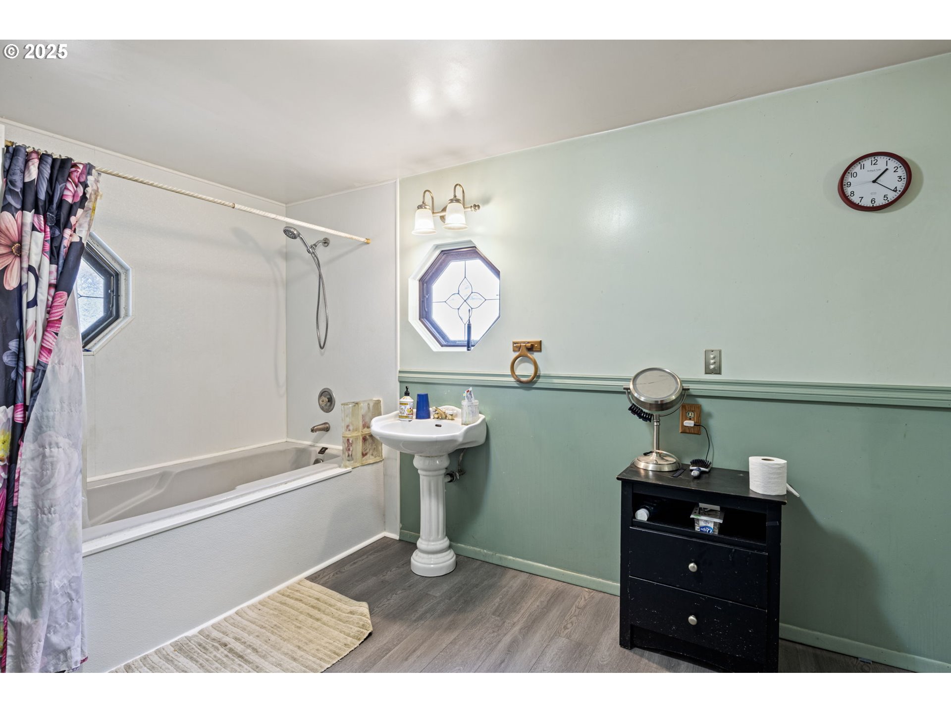 property viewer photo 26
