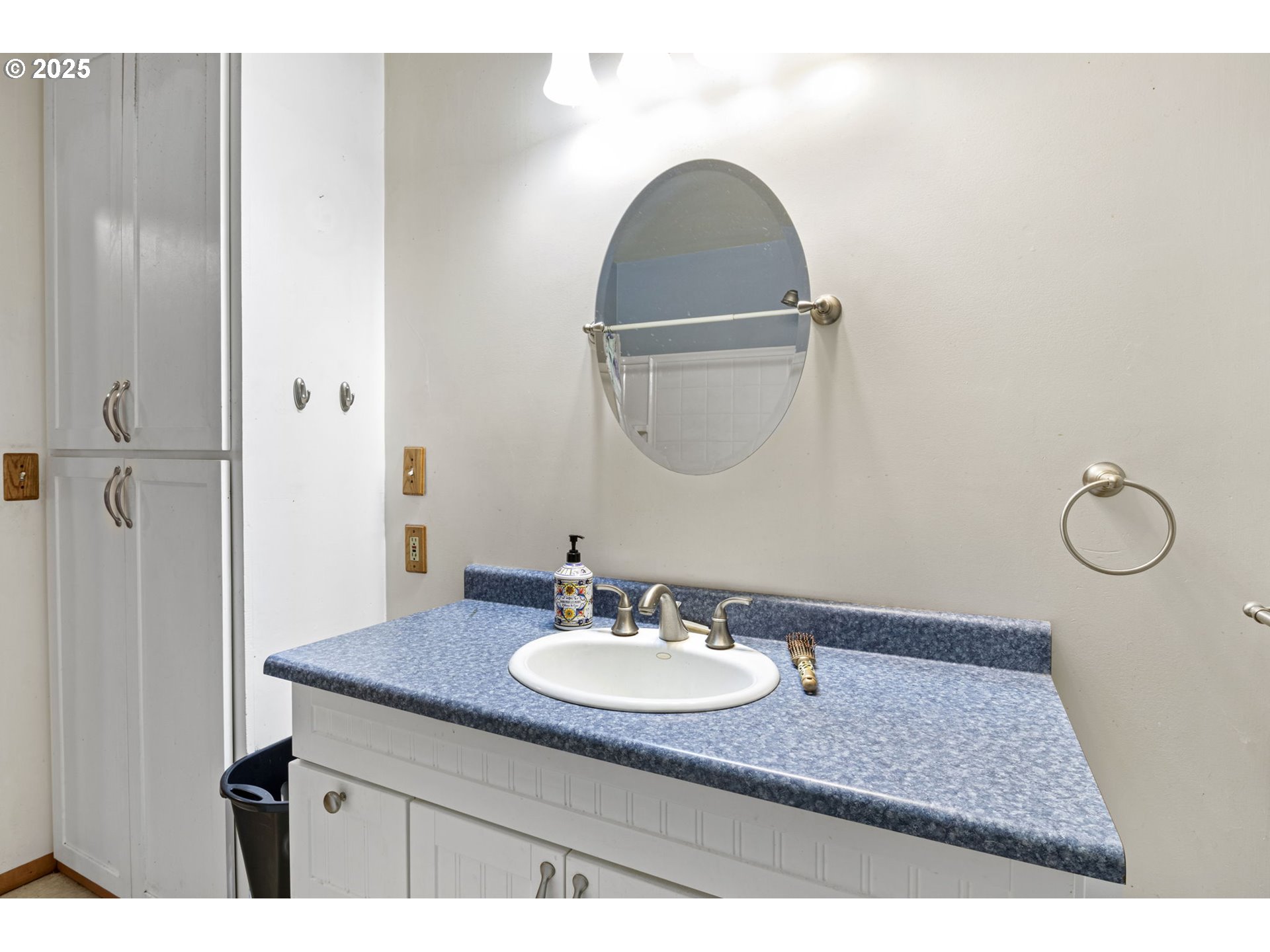 property viewer photo 33