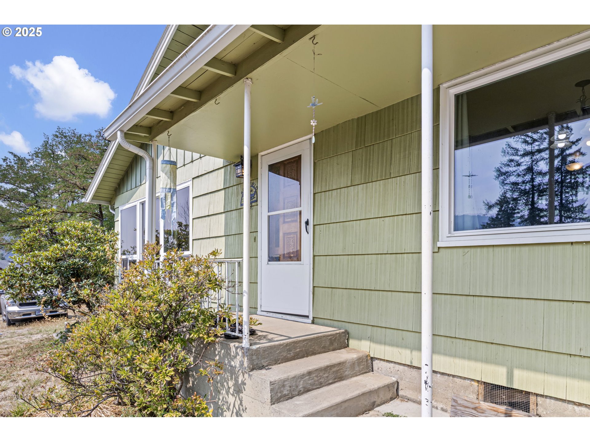 property viewer photo 36