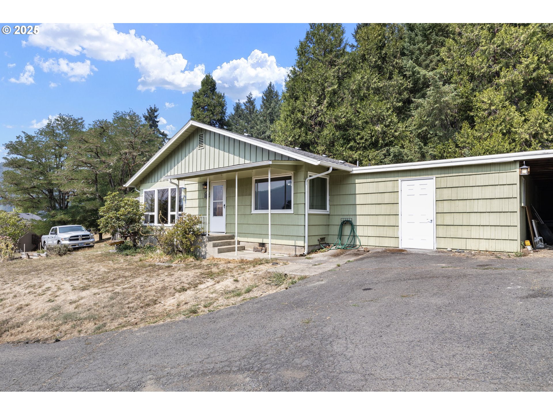 property viewer photo 7