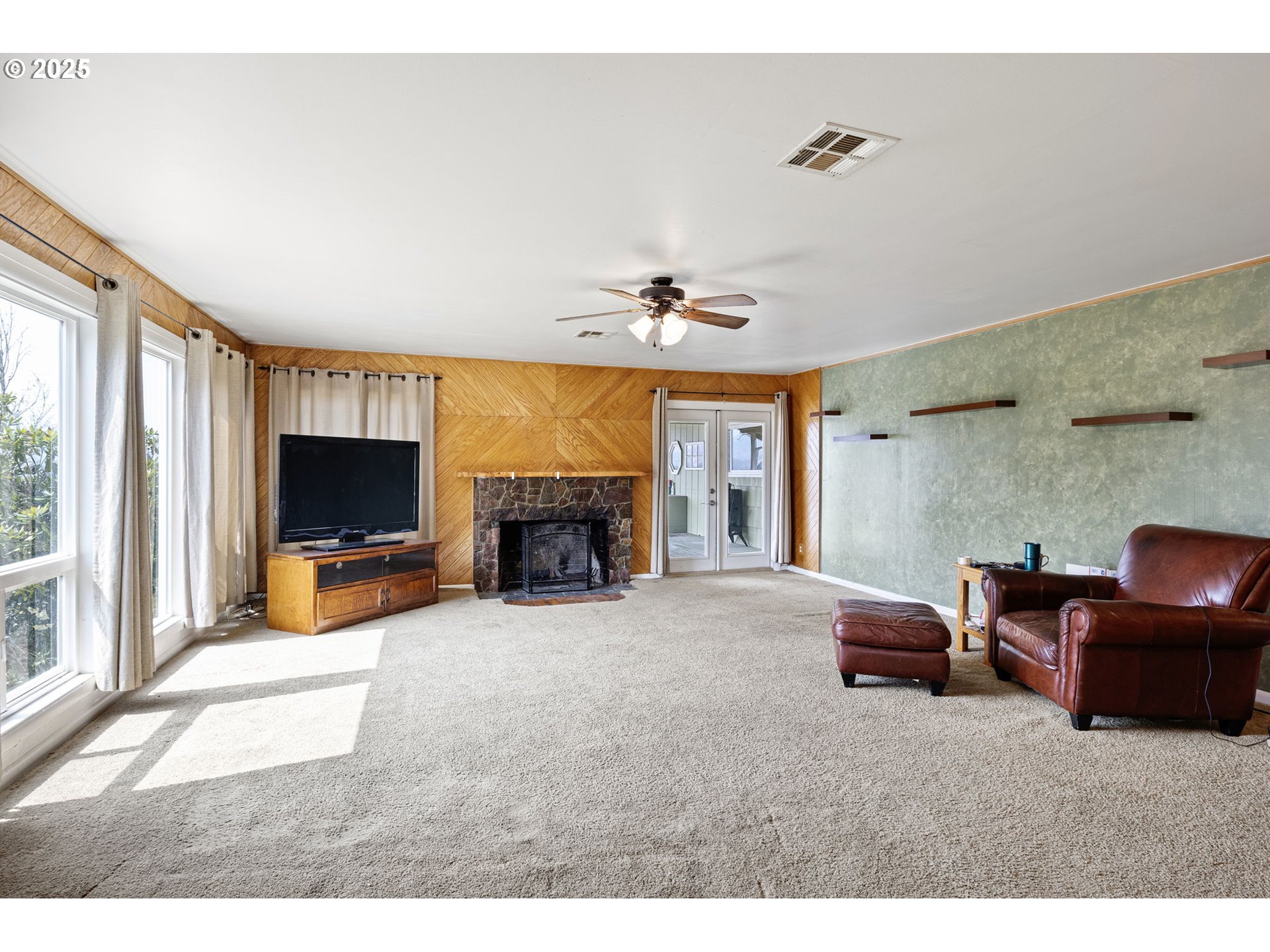 property viewer photo 9