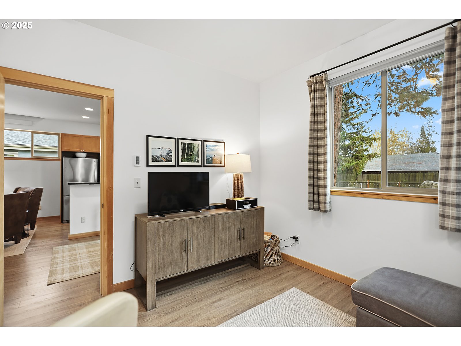 property viewer photo 15