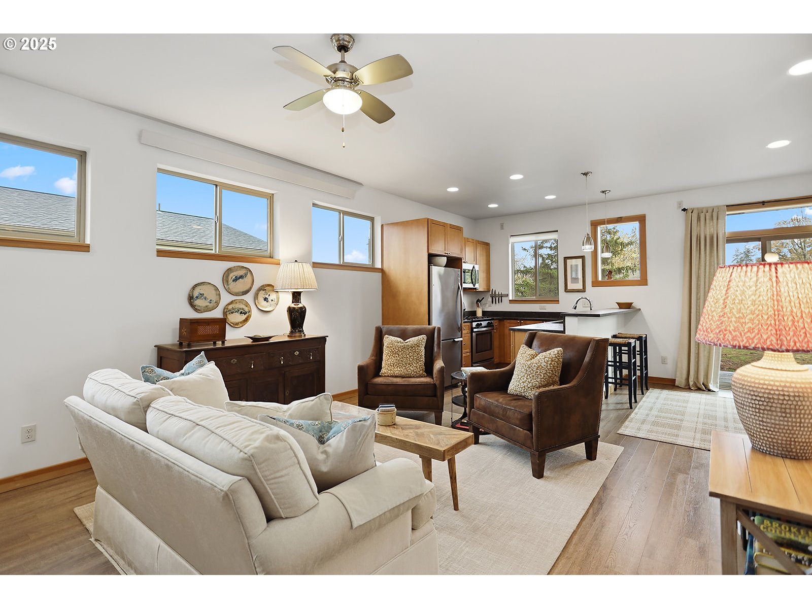 property viewer photo 4