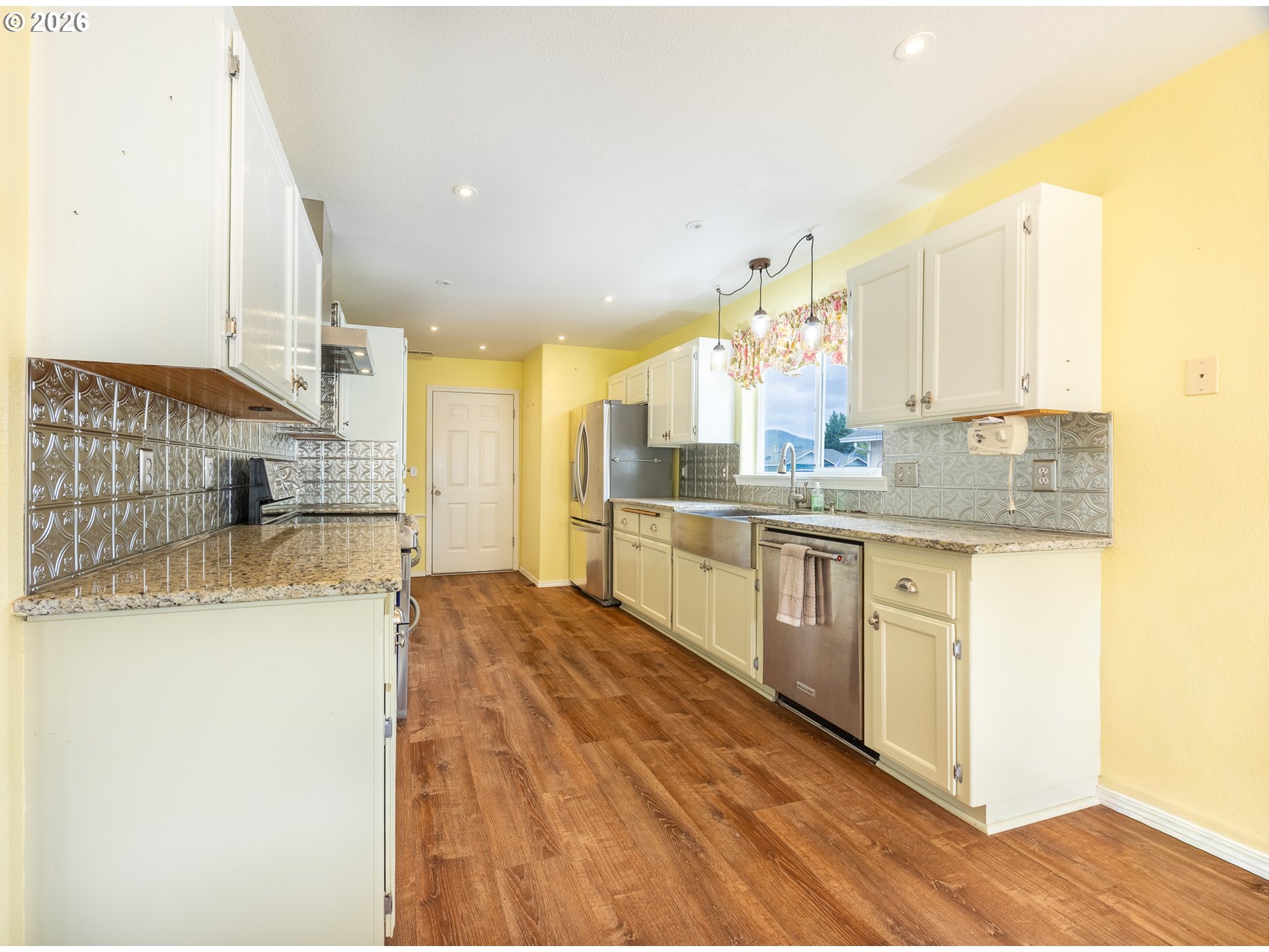 main property photo 4