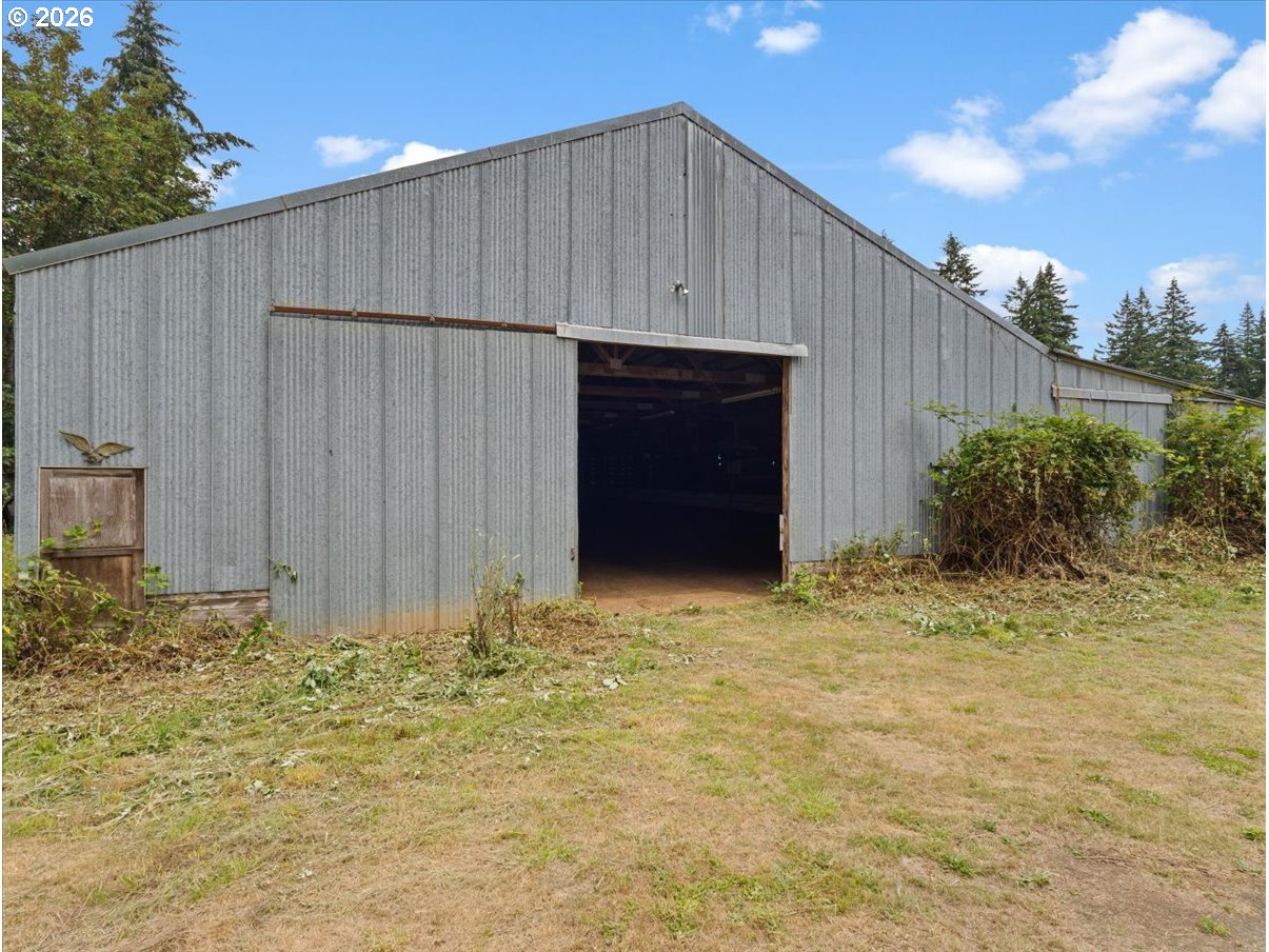 main property photo 6