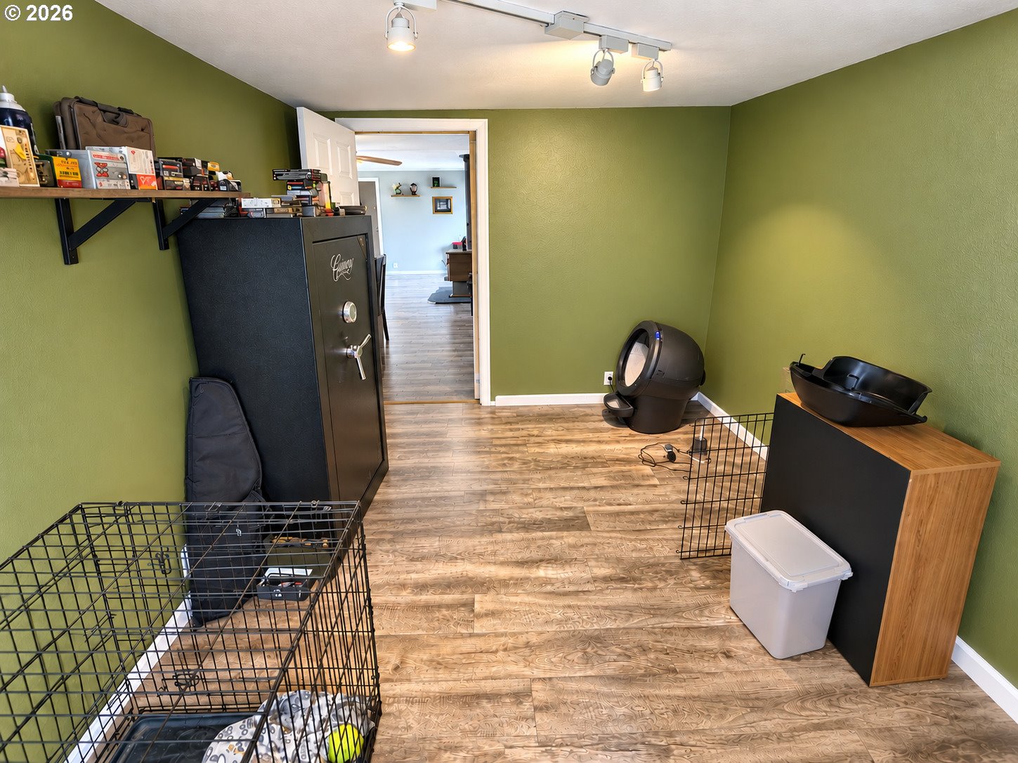 main property photo 17