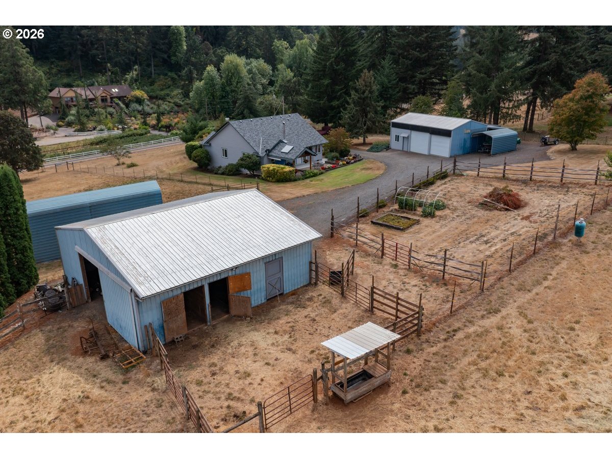 main property photo 37
