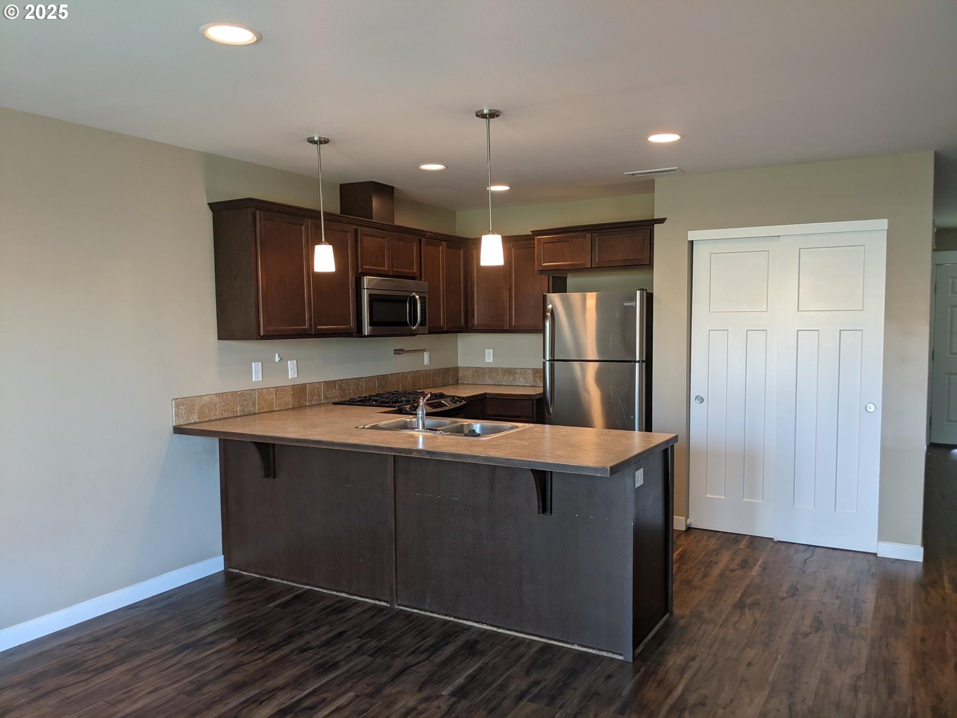 property viewer photo 2