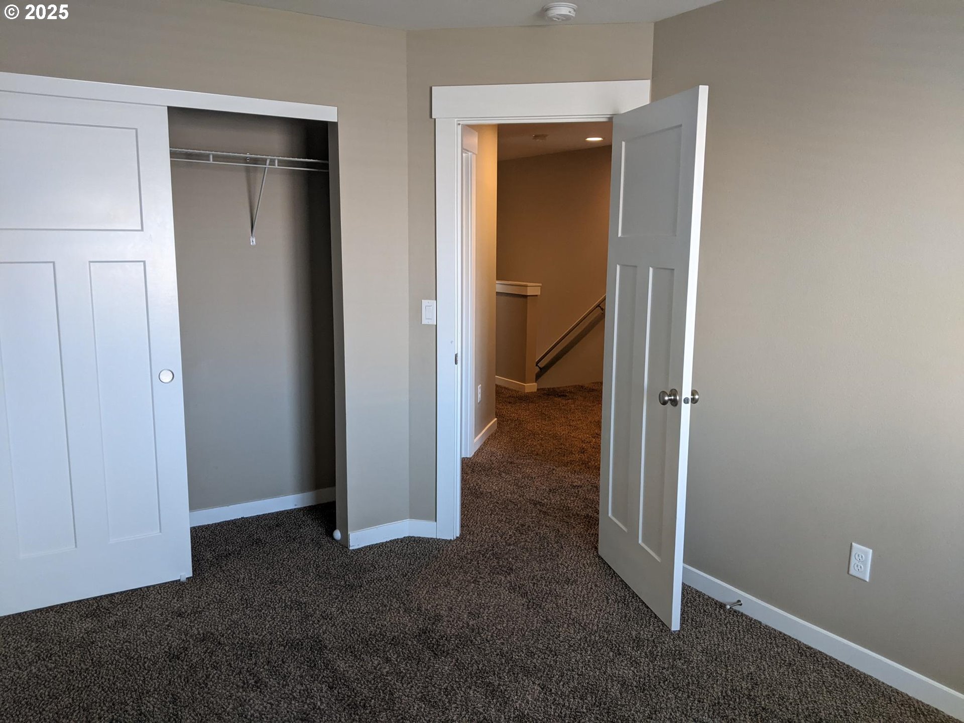 property viewer photo 6