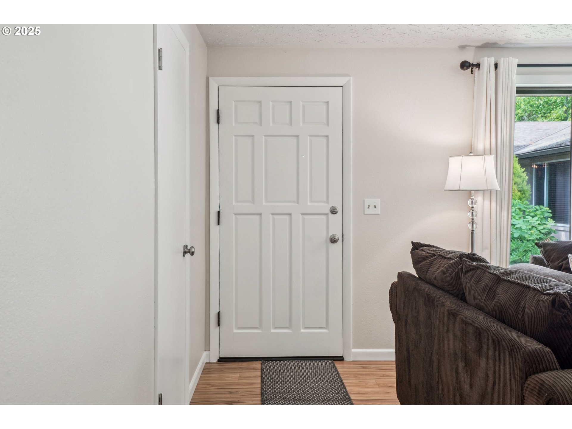 property viewer photo 1