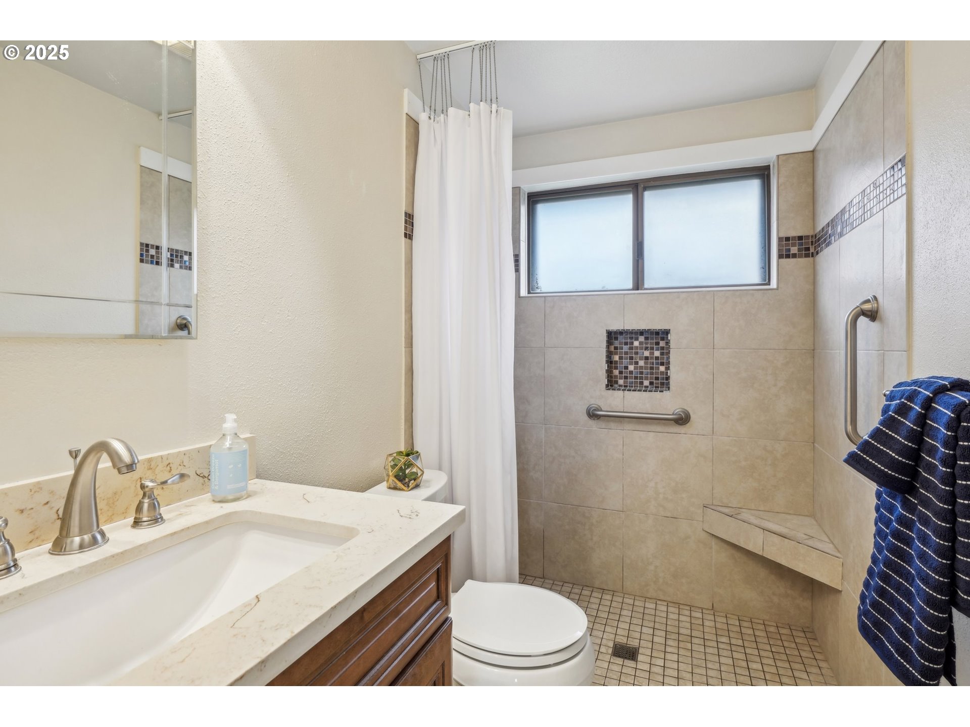 property viewer photo 14