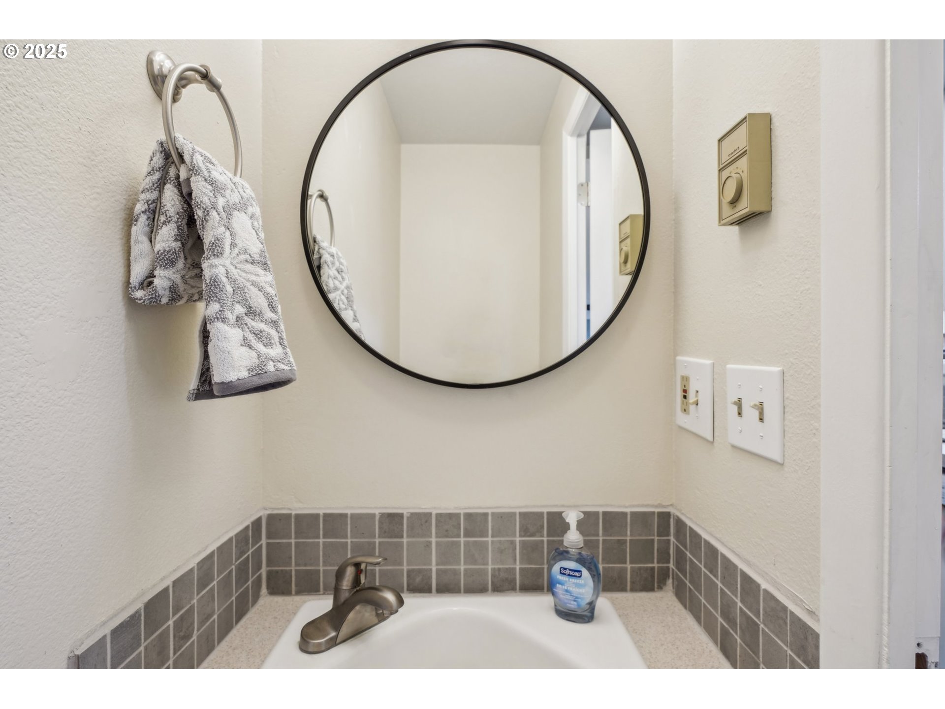 property viewer photo 18