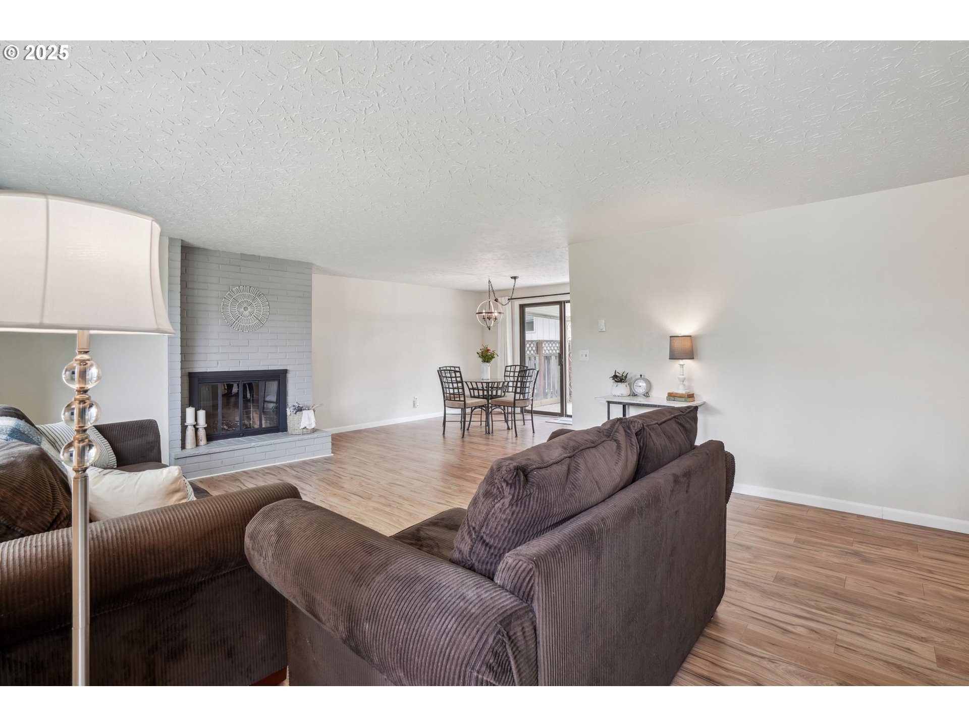 property viewer photo 3