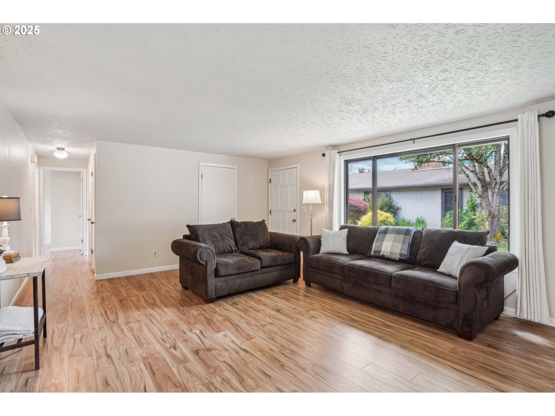 property viewer photo 5