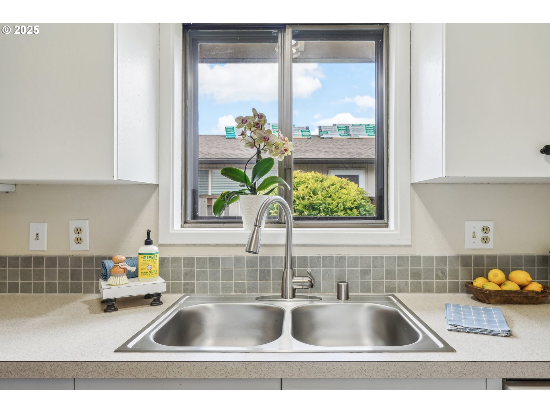 property viewer photo 7