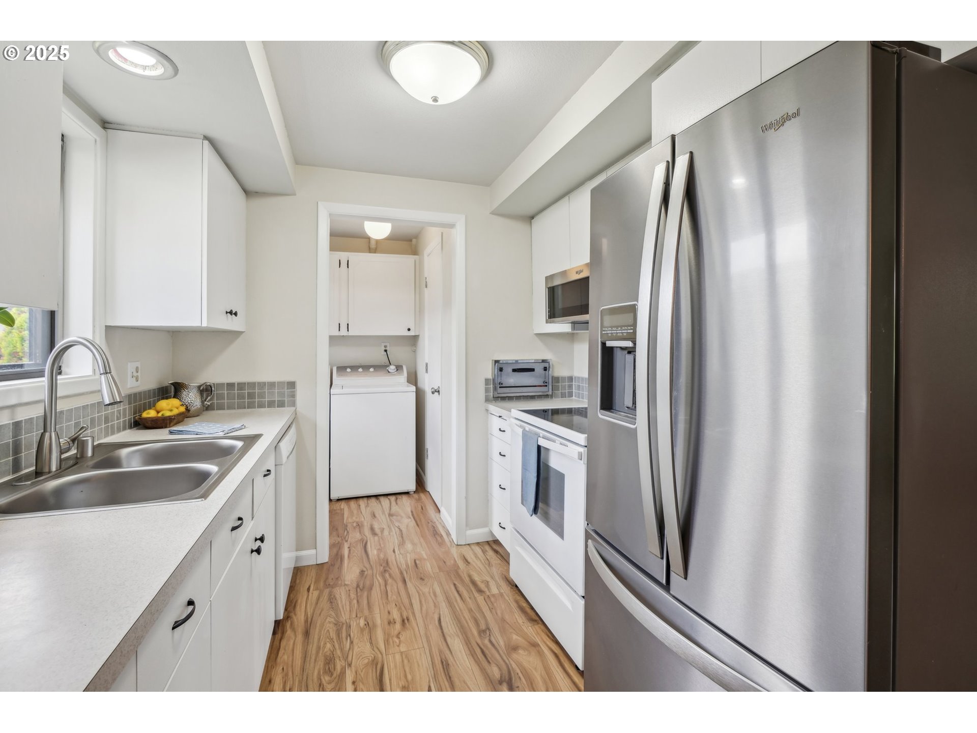 property viewer photo 9