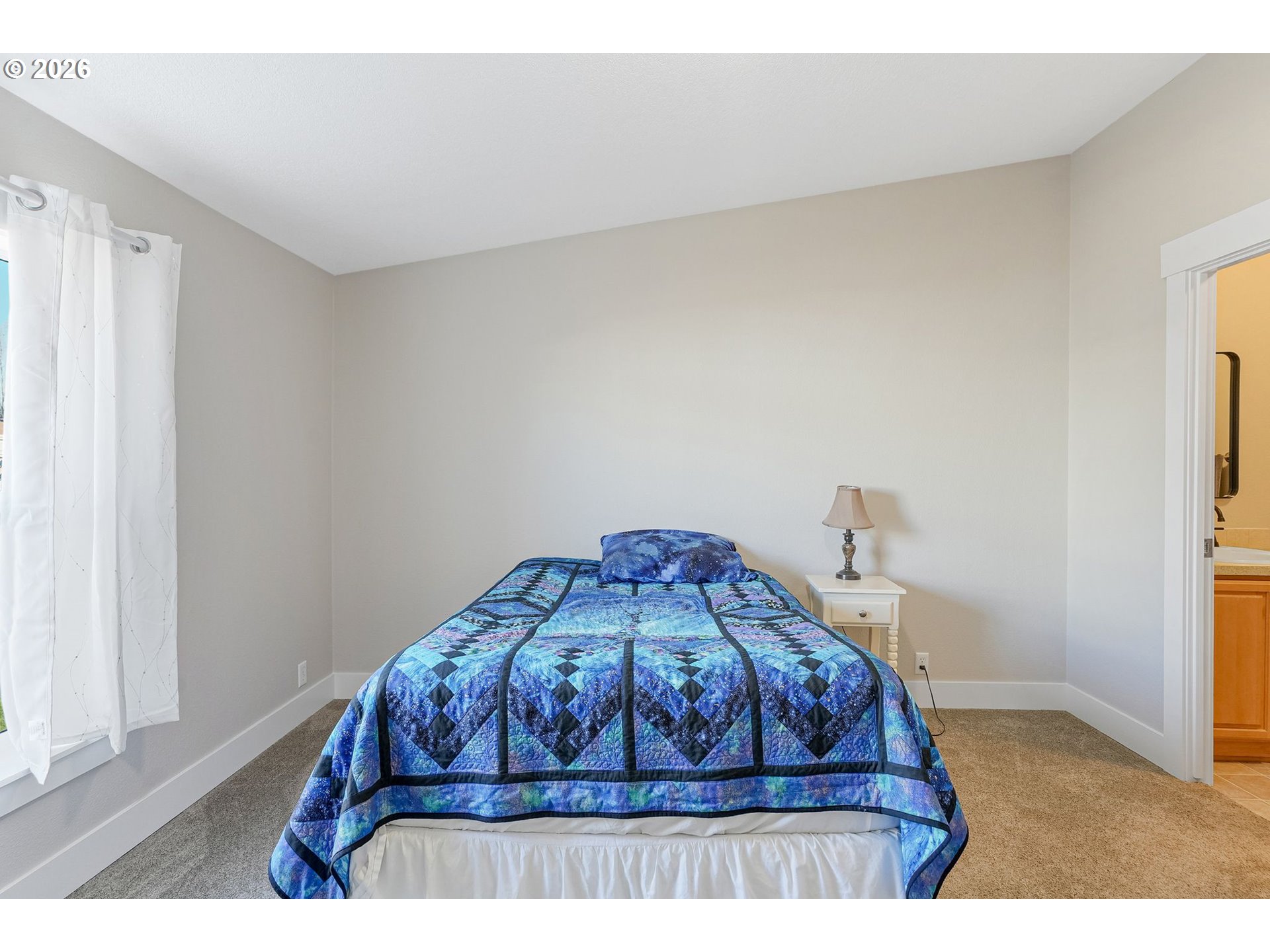 property viewer photo 18