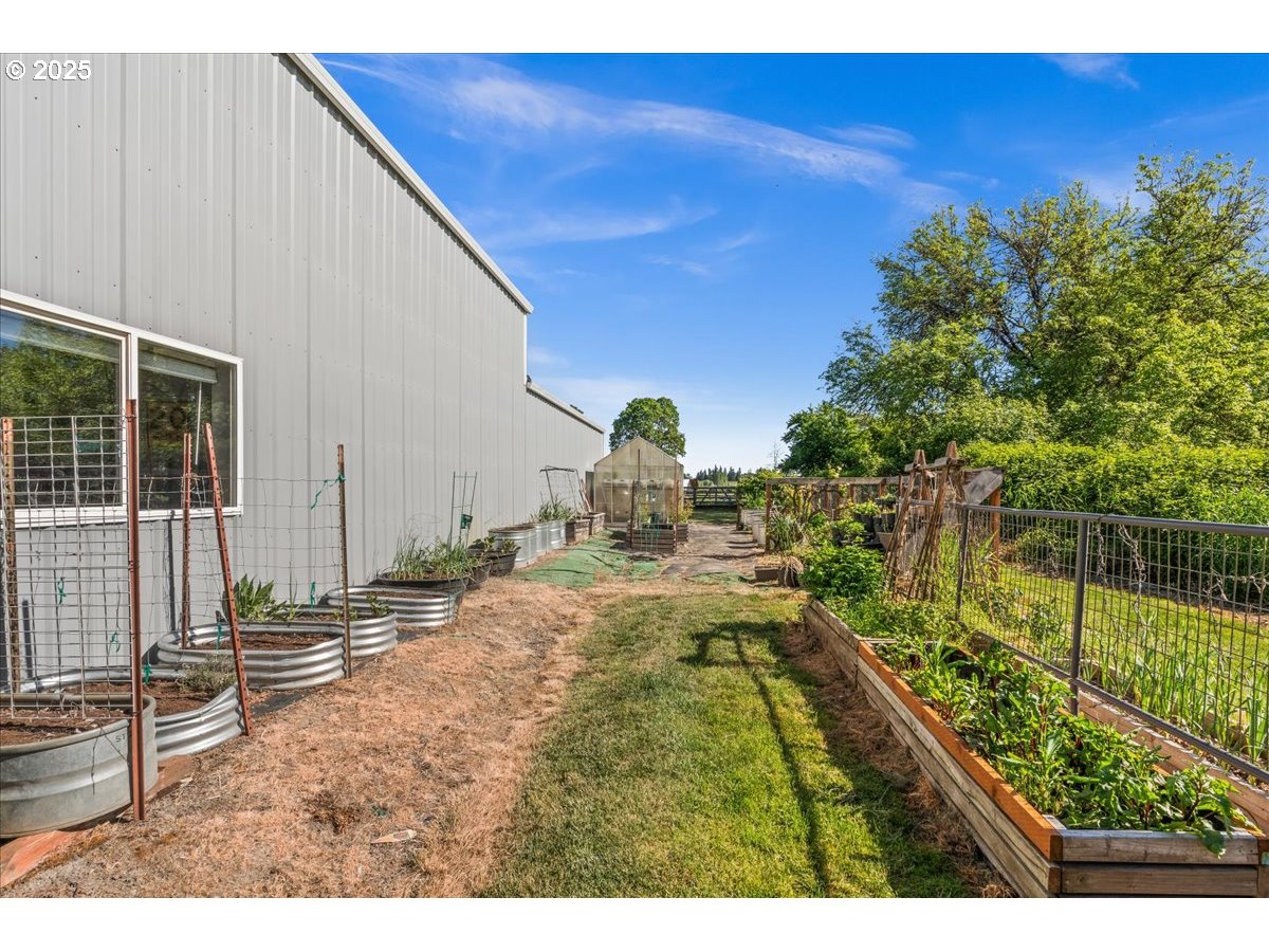 main property photo 37
