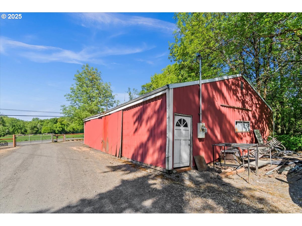 main property photo 38