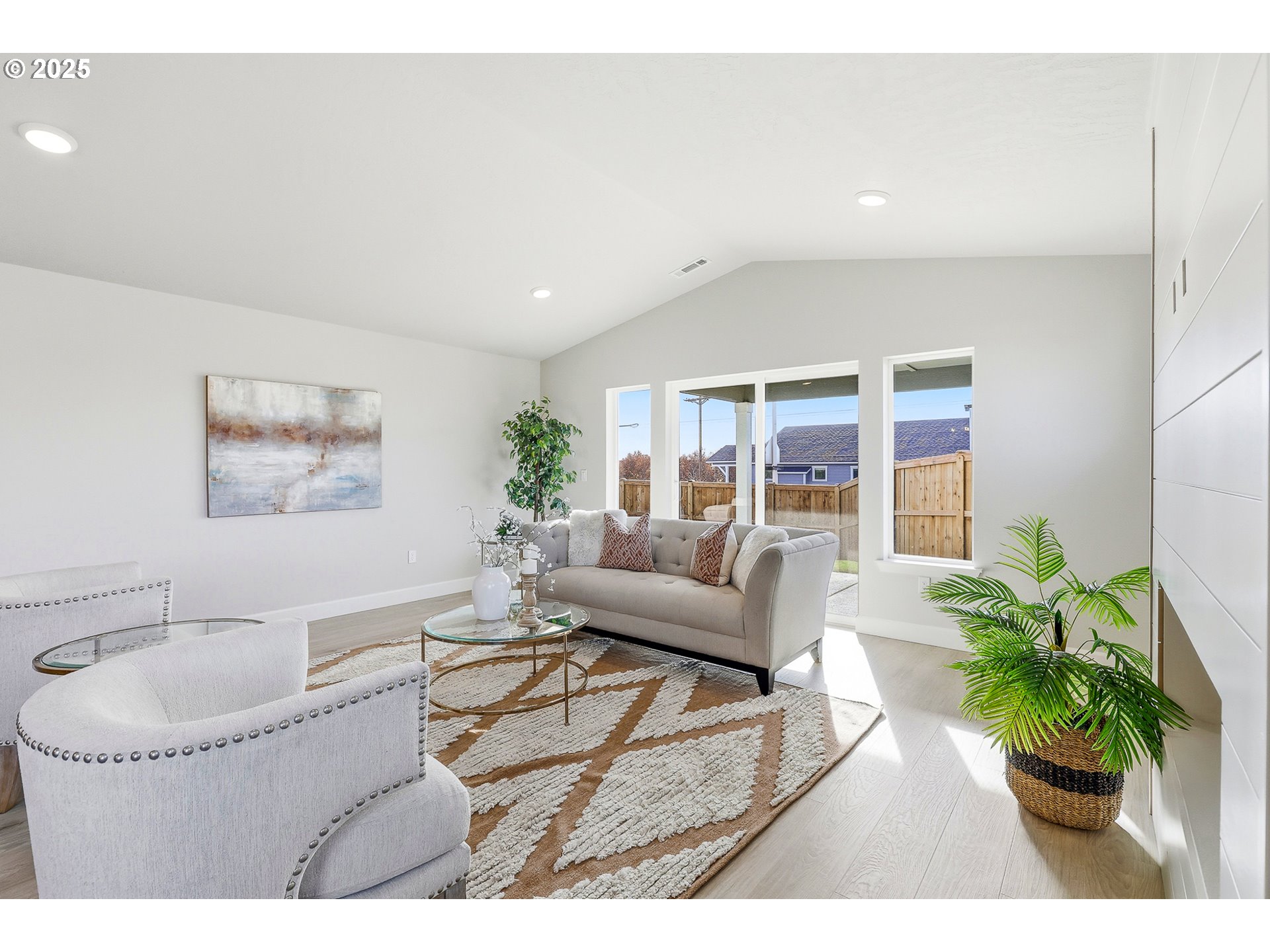 property viewer photo 14