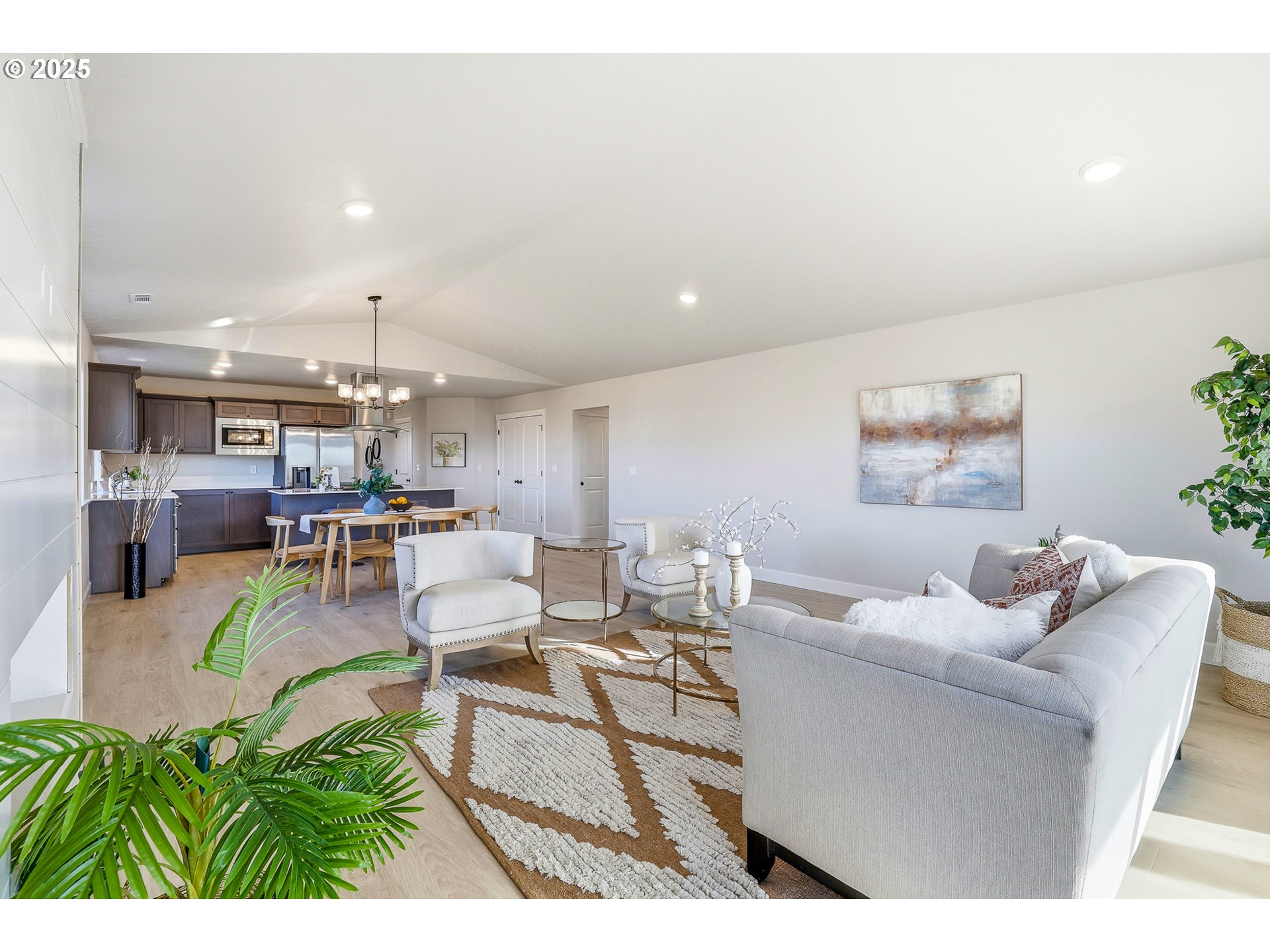 property viewer photo 15