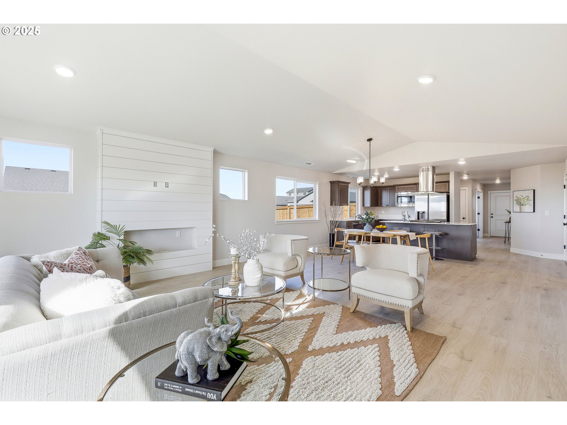 property viewer photo 16