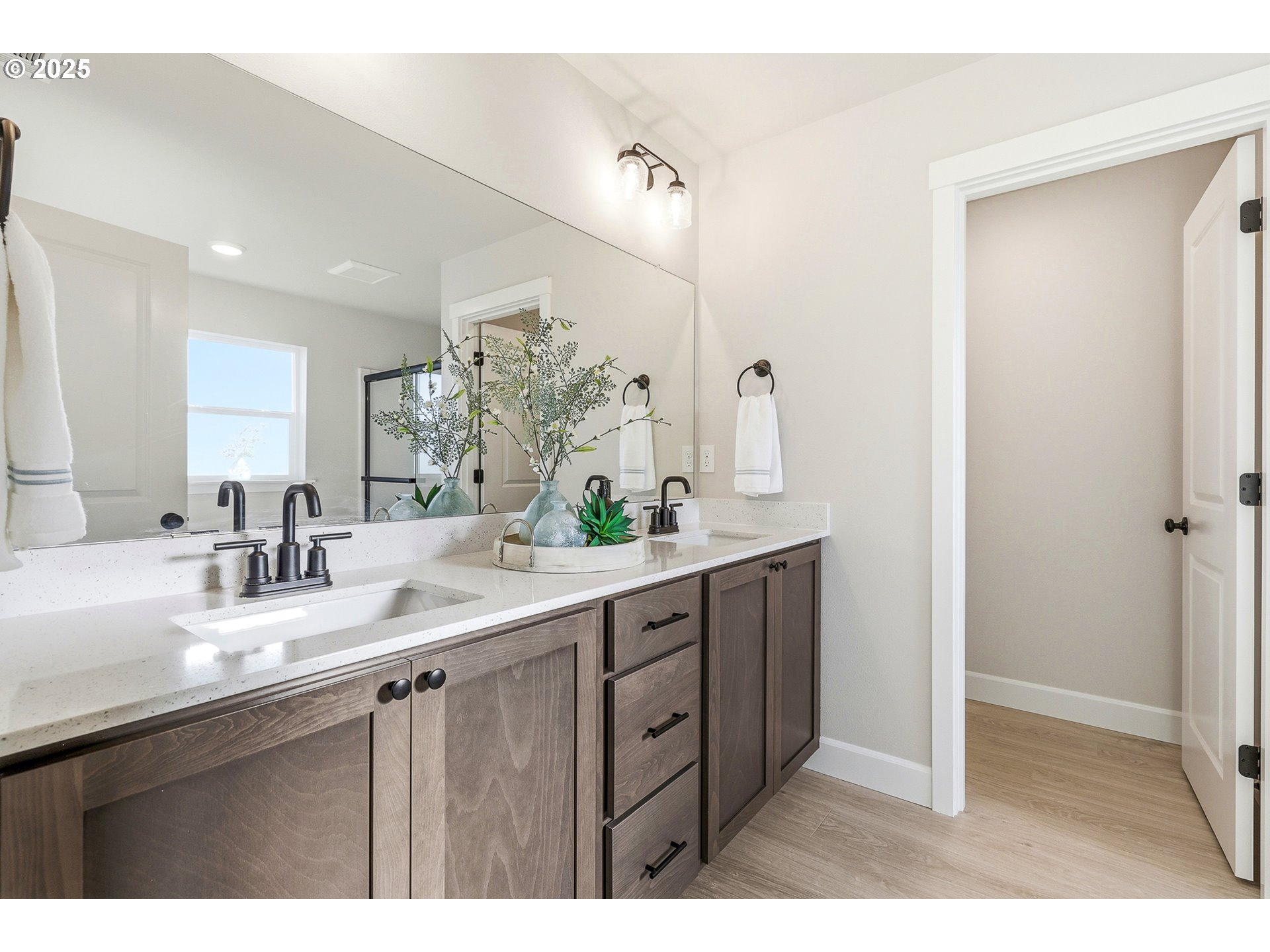 property viewer photo 21