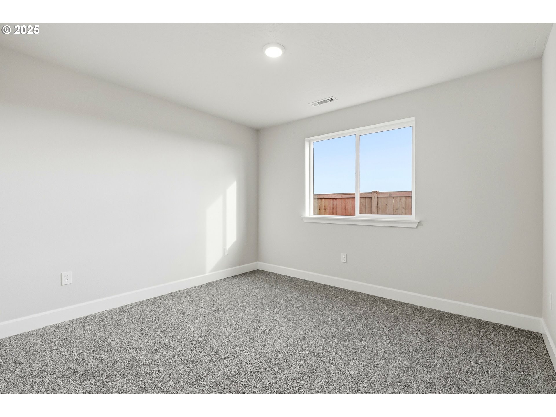 property viewer photo 25