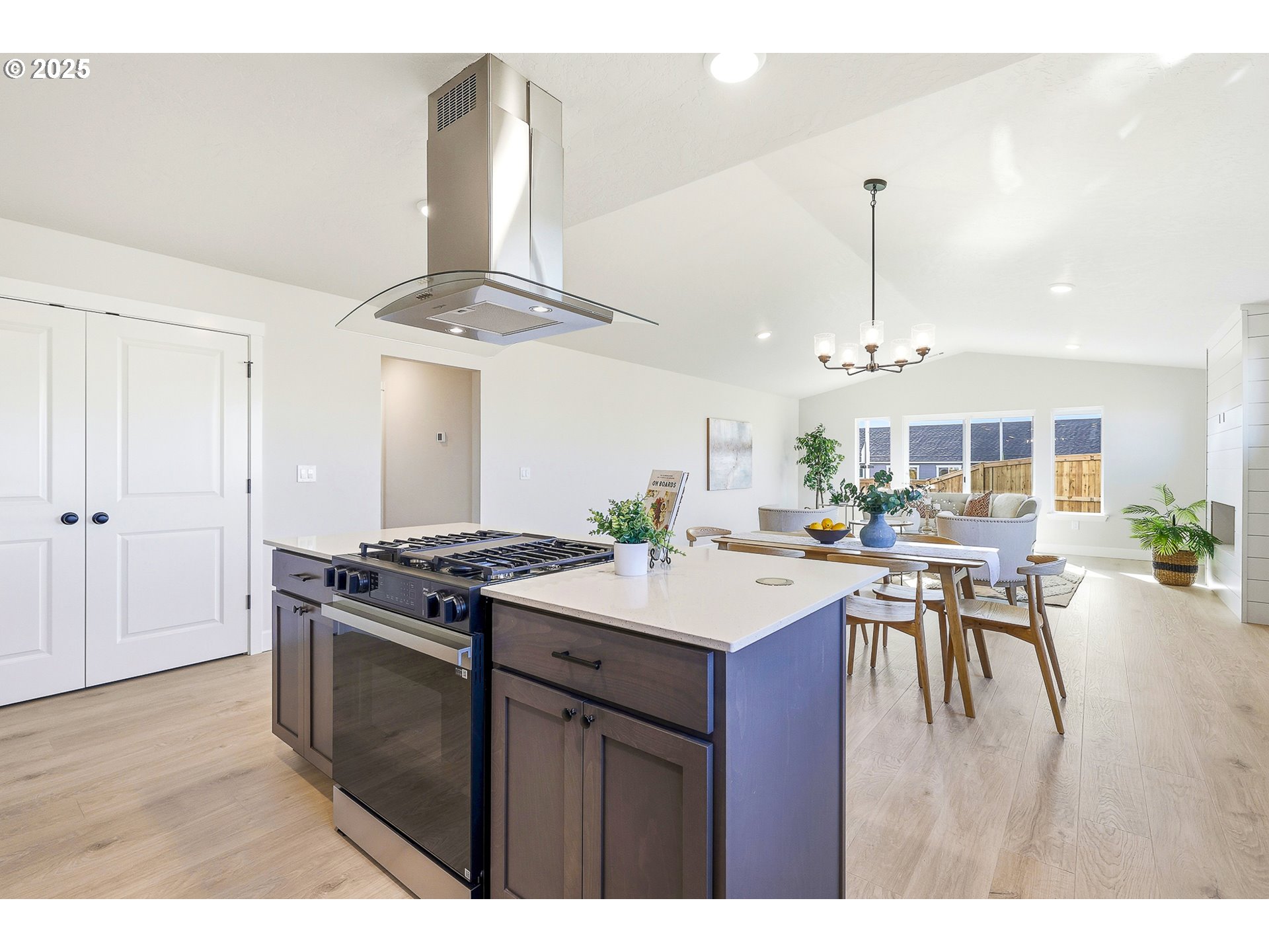 property viewer photo 9